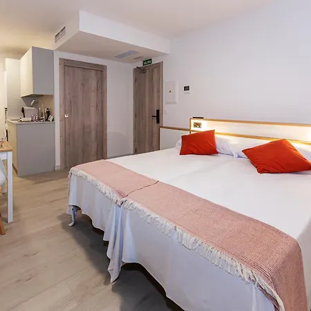 Ola Aparthotel *